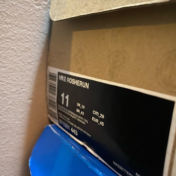 NIKE ROSHE RUN size 11 - Picture 3 of 5